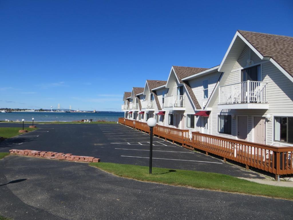 Bridgeview Motel Mackinaw City Exterior foto